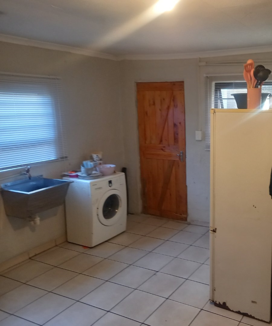 9 Bedroom Property for Sale in Wallacedene Western Cape